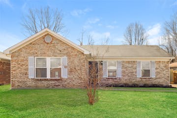 3121 Pine Trace Ct Louisville, KY 40272